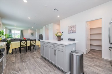 Beautiful 4 bedroom, 3.5 bathroom townhome located at Harbor - photo 10