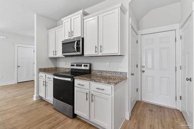 This beautiful 4 bedroom, 2 and a half bathroom single family - photo 50
