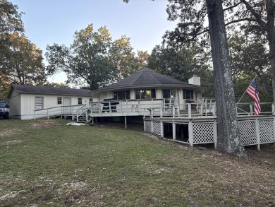 Kentucky Lake Home For Sale in Springville Tennessee