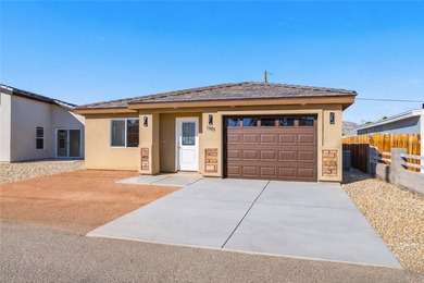 Stunning new construction in Bullhead City offering modern