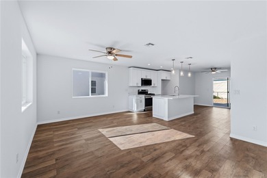 Stunning new construction in Bullhead City offering modern