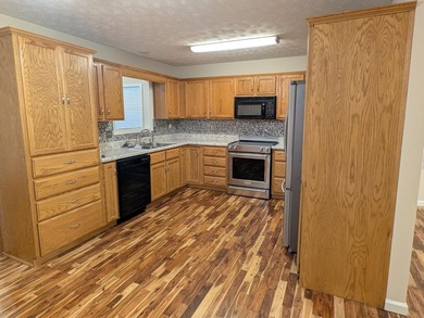 MOVE IN READY!!! Almost 1800 sq.feet of Living Space at an