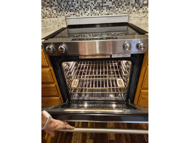 MOVE IN READY!!! Almost 1800 sq.feet of Living Space at an