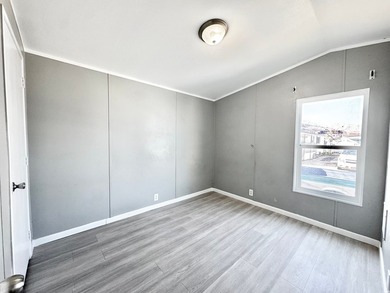 Move-in ready mobile home featuring 3 bedrooms and 2 bathrooms - photo 5