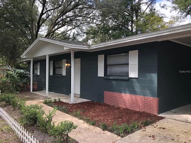 (private lake, pond, creek) Home For Sale in Gainesville Florida