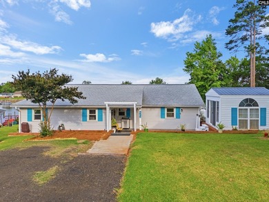 Discover this charming 1982 ranch-style Lake Murray bungalow - photo 4