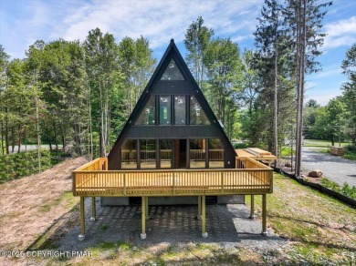 Lake Home For Sale in Blakeslee, Pennsylvania