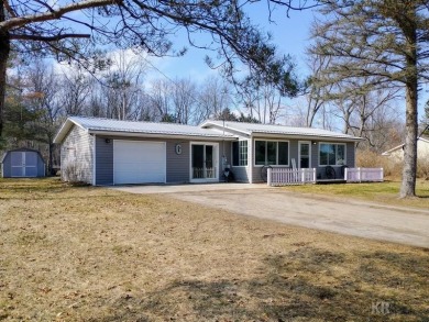 Pratt Lake Home For Sale in Gladwin Michigan