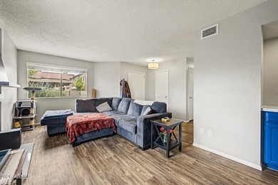 Seize the chance to own this end-unit townhome in Dobson Glen - photo 5
