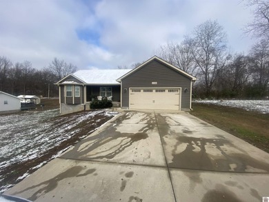 Lake Home For Sale in Cadiz, Kentucky