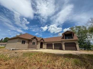 Lake Home Sale Pending in Houghton Lake, Michigan
