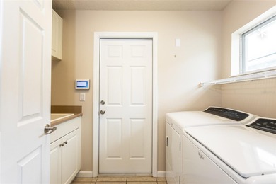 A rare block home in Grand Reserve, built by Viscomi - photo 17