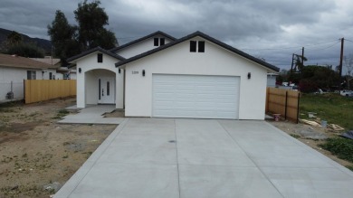 Lake Home For Sale in Lake Elsinore, California