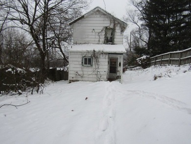 Allegheny River Home Sale Pending in Oakmont Pennsylvania