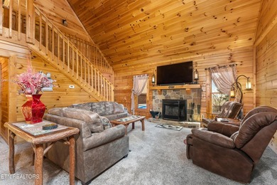 This charming 3-bedroom, 3-bathroom log cabin offers 1,310 sq ft - photo 7