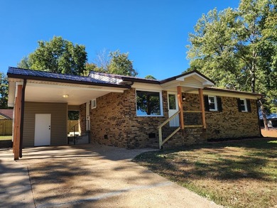 Kentucky Lake Home Active Under Contract in Paris Tennessee