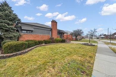 Welcome home to this beautifully updated three-bedroom, two - photo 5
