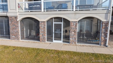 Welcome to this stunning 3-bedroom, 3-bathroom Lands' End condo