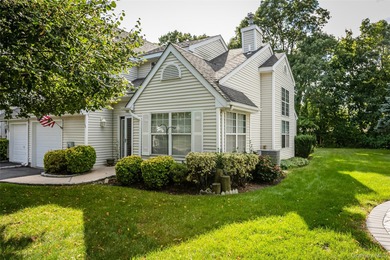 (private lake, pond, coastal) Condo Sale Pending in Bay Shore New York