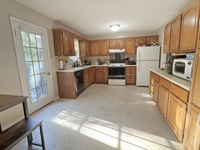 All-Brick Home Offering 3BR/4BA, perfectly situated on 2.59 - photo 5