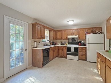 All-Brick Home Offering 3BR/4BA, perfectly situated on 2.59 - photo 6