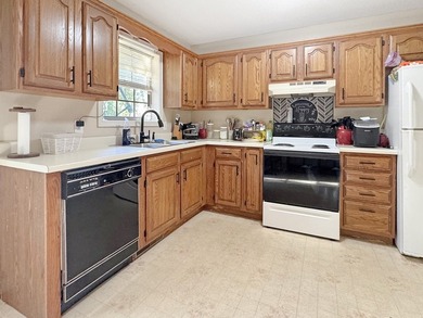 All-Brick Home Offering 3BR/4BA, perfectly situated on 2.59 - photo 7
