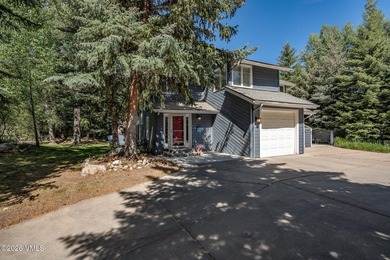 Tucked along one of EagleVail's most coveted streets, this - photo 31