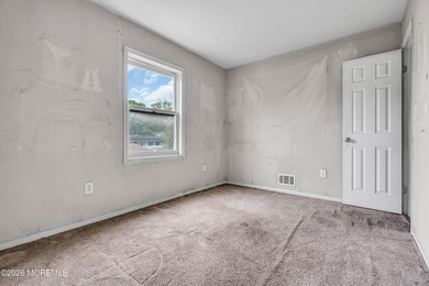 Endless potential in this 4-bedroom, 1.5-bath home offering a - photo 14