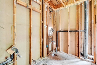 Endless potential in this 4-bedroom, 1.5-bath home offering a - photo 17