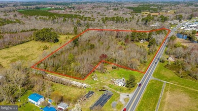Excellent commercial development opportunity along Racetrack - photo 1