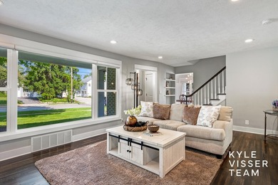 Exceptional opportunity to own in the heart of East Grand - photo 4
