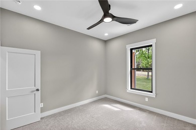 New gorgeous, custom home in Lost Bridge Village! Built in 2026 - photo 29