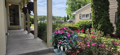 Experience the best of Fox River living in this gorgeous - photo 55