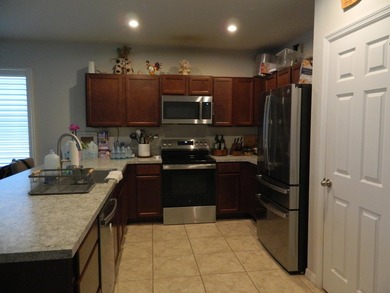 Motivated Sellers! This home is only 4 years old! Sellers have - photo 2