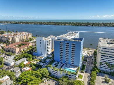 Beautifully updated corner-unit penthouse just steps to the - photo 5