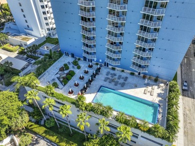 Beautifully updated corner-unit penthouse just steps to the - photo 6