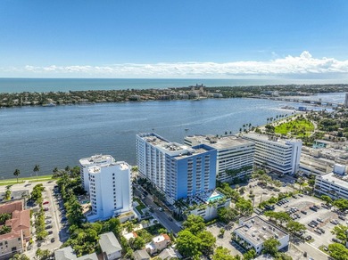 Beautifully updated corner-unit penthouse just steps to the - photo 7