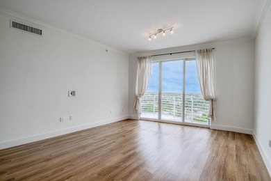 Beautifully updated corner-unit penthouse just steps to the - photo 10