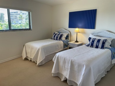 Newly refreshed top floor unit with fabulous intracoastal views - photo 13