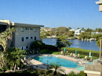 Newly refreshed top floor unit with fabulous intracoastal views - photo 17