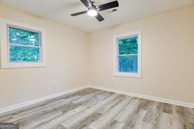Beautifully renovated 3-bedroom, 2-bath brick ranch on nearly - photo 24
