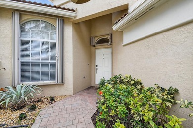 Welcome to this beautiful townhome in the highly desirable - photo 4