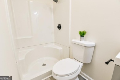 Beautifully renovated 3-bedroom, 2-bath brick ranch on nearly - photo 26