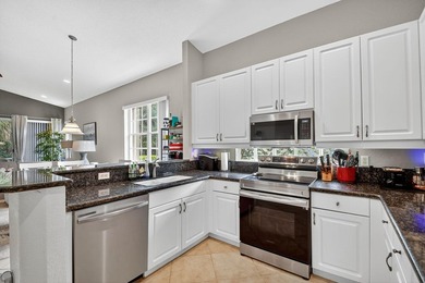 Welcome to this beautiful townhome in the highly desirable - photo 8