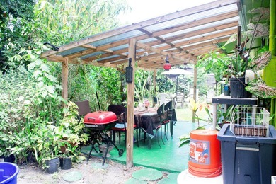 SPECTACULAR SINGLE FAMILY HOME WITH NO HOA located in the heart - photo 30