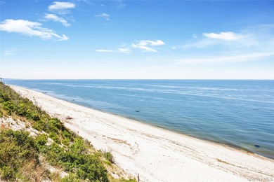 Enjoy breathtaking views of the Long Island Sound from this well - photo 36