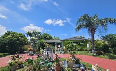 SPECTACULAR SINGLE FAMILY HOME WITH NO HOA located in the heart - photo 38