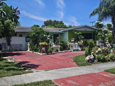 SPECTACULAR SINGLE FAMILY HOME WITH NO HOA located in the heart - photo 39