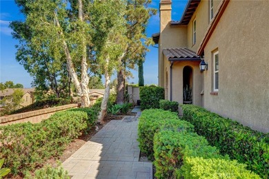 Experience the rare opportunity to own a beautifully appointed - photo 2