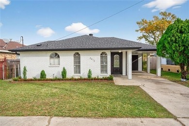 Lake Pontchartrain Home For Sale in Kenner Louisiana